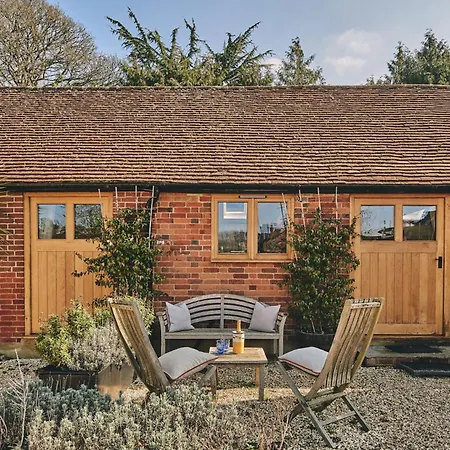 The Clock Tower & Dairy - Two X 2 Bed Barns With Indoor Pool Apartment Checkendon Exterior photo