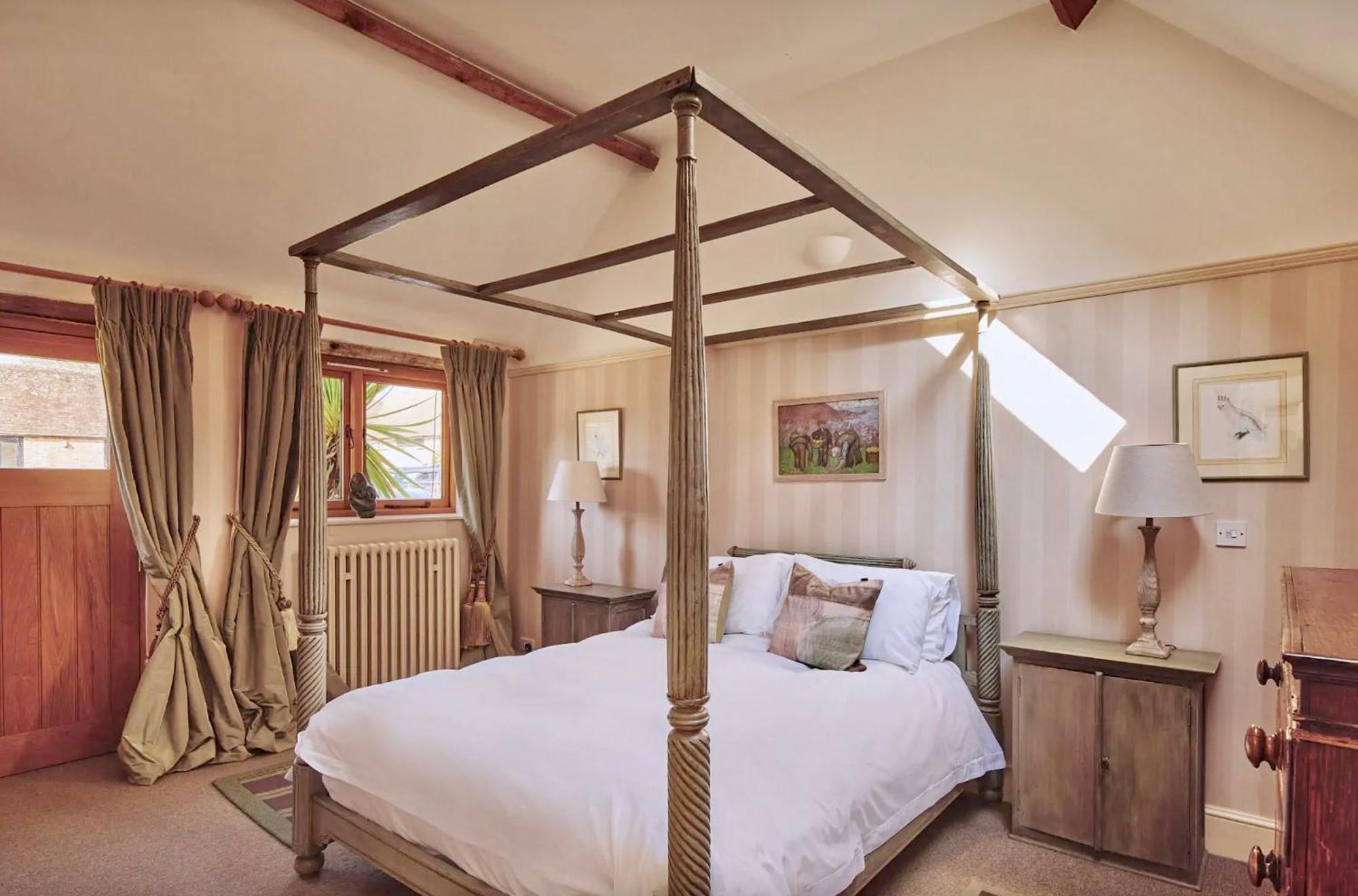 Apartment The Clock Tower & Dairy - Two X 2 Bed Barns With Indoor Pool