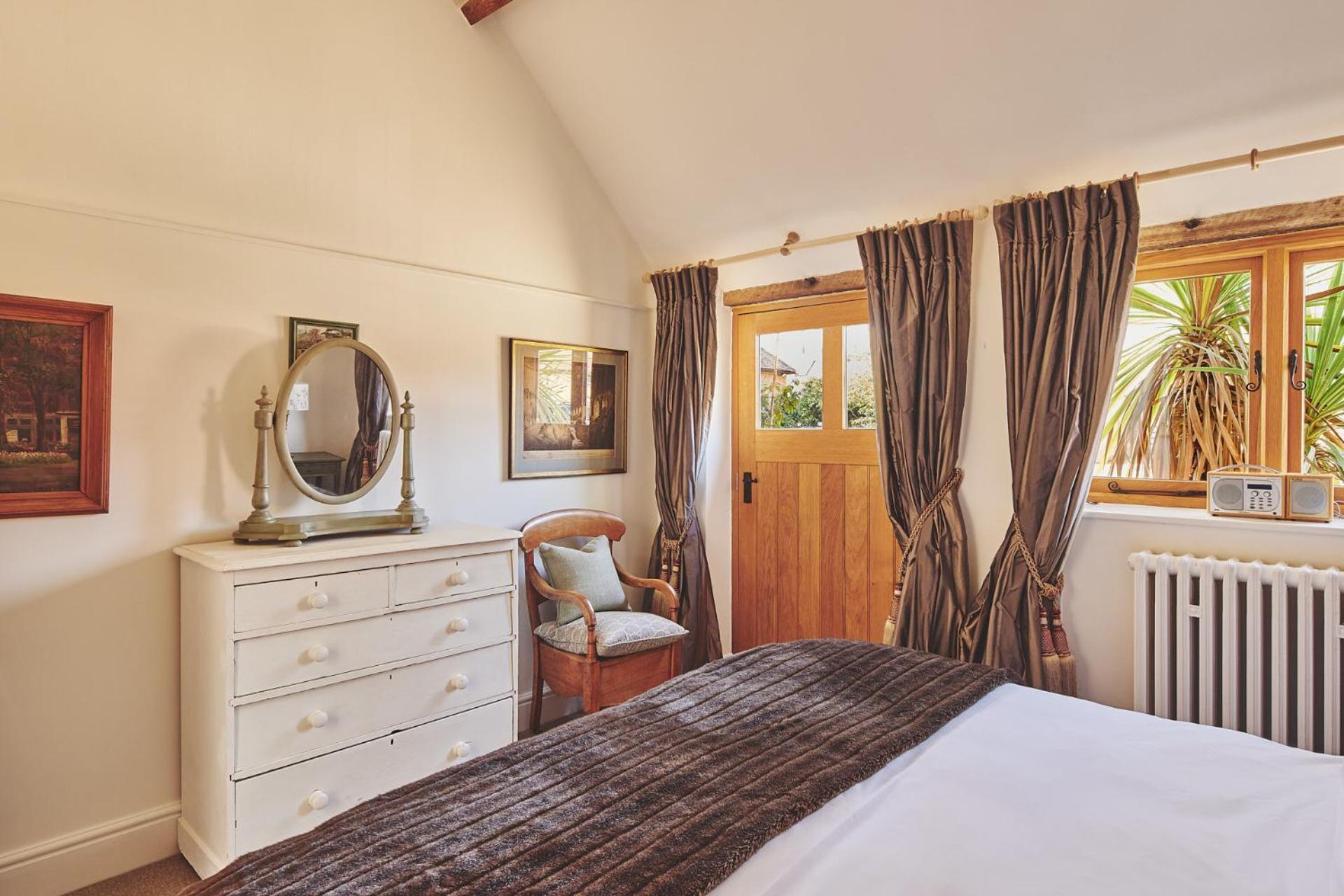The Clock Tower & Dairy - Two X 2 Bed Barns With Indoor Pool Apartment