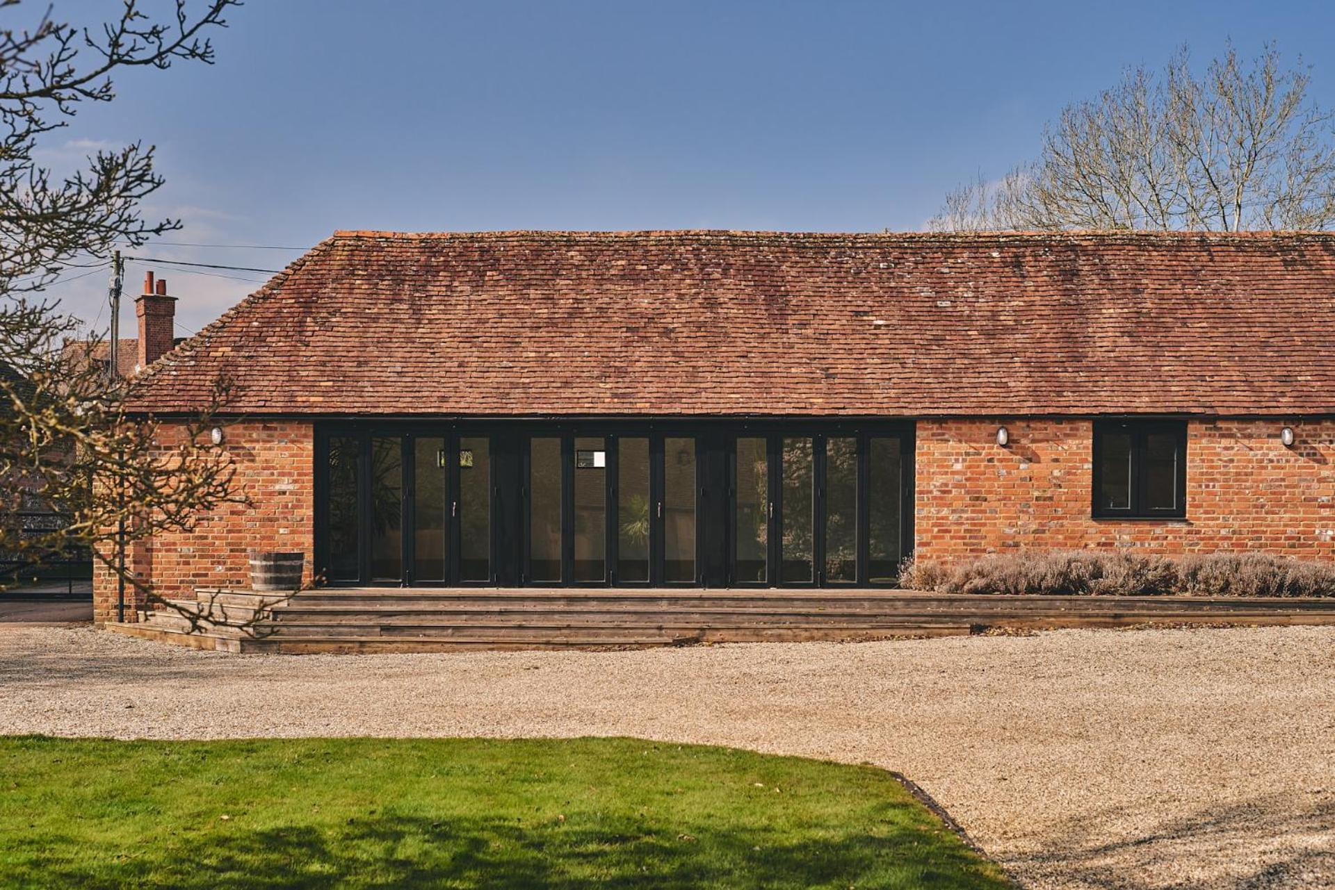 The Clock Tower & Dairy - Two X 2 Bed Barns With Indoor Pool Checkendon