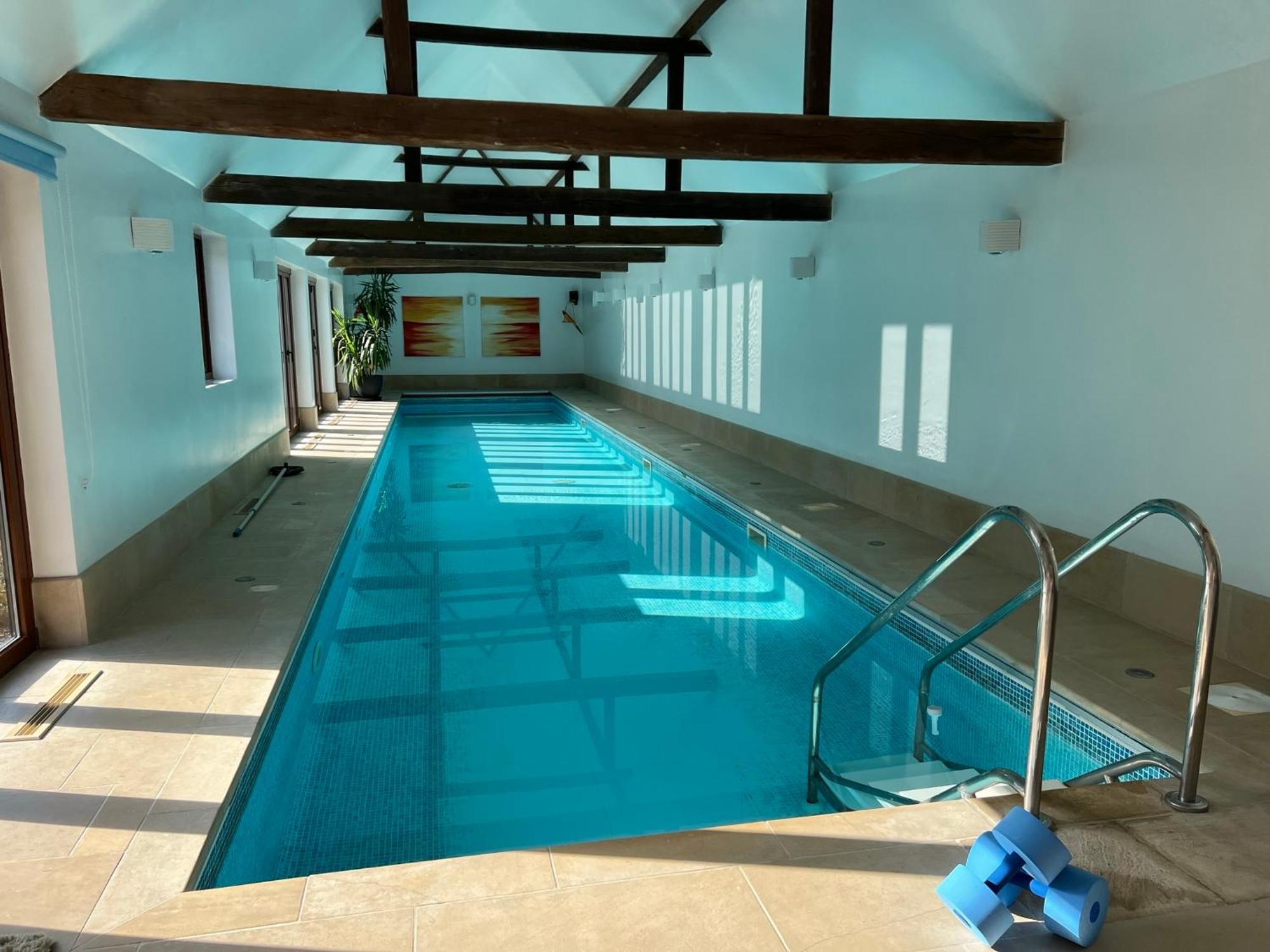 The Clock Tower & Dairy - Two X 2 Bed Barns With Indoor Pool * Checkendon